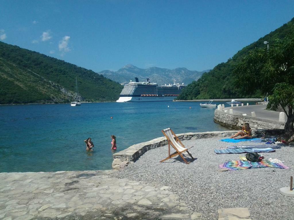 Villa House By The Sea Tivat Exterior foto